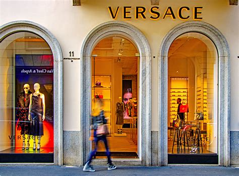 italienische modedesigner versace codycross|Fashion designer Versace .